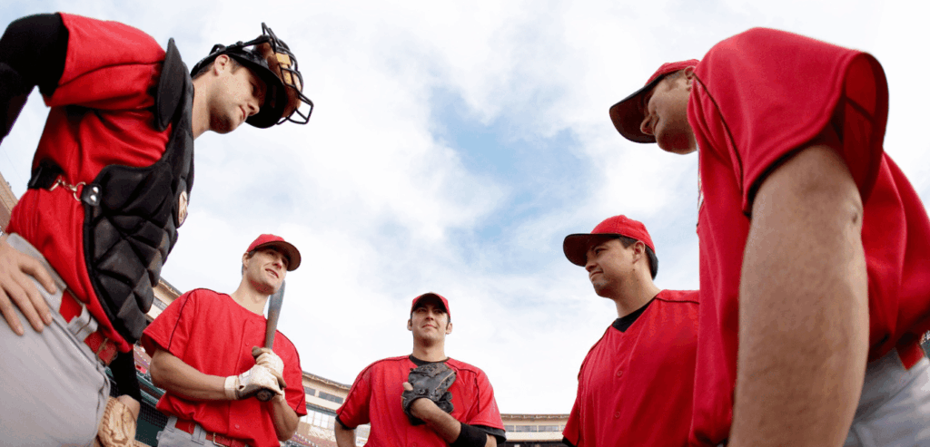 MLBとNPBの違いを徹底比較｜観客動員数・球場の広さ・年俸の差をわかりやすく解説