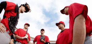 MLBとNPBの違いを徹底比較|観客動員数・球場の広さ・年俸の差をわかりやすく解説